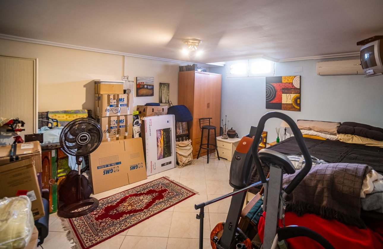 Resale - Villa -
Torrevieja - Torrevieja Centro