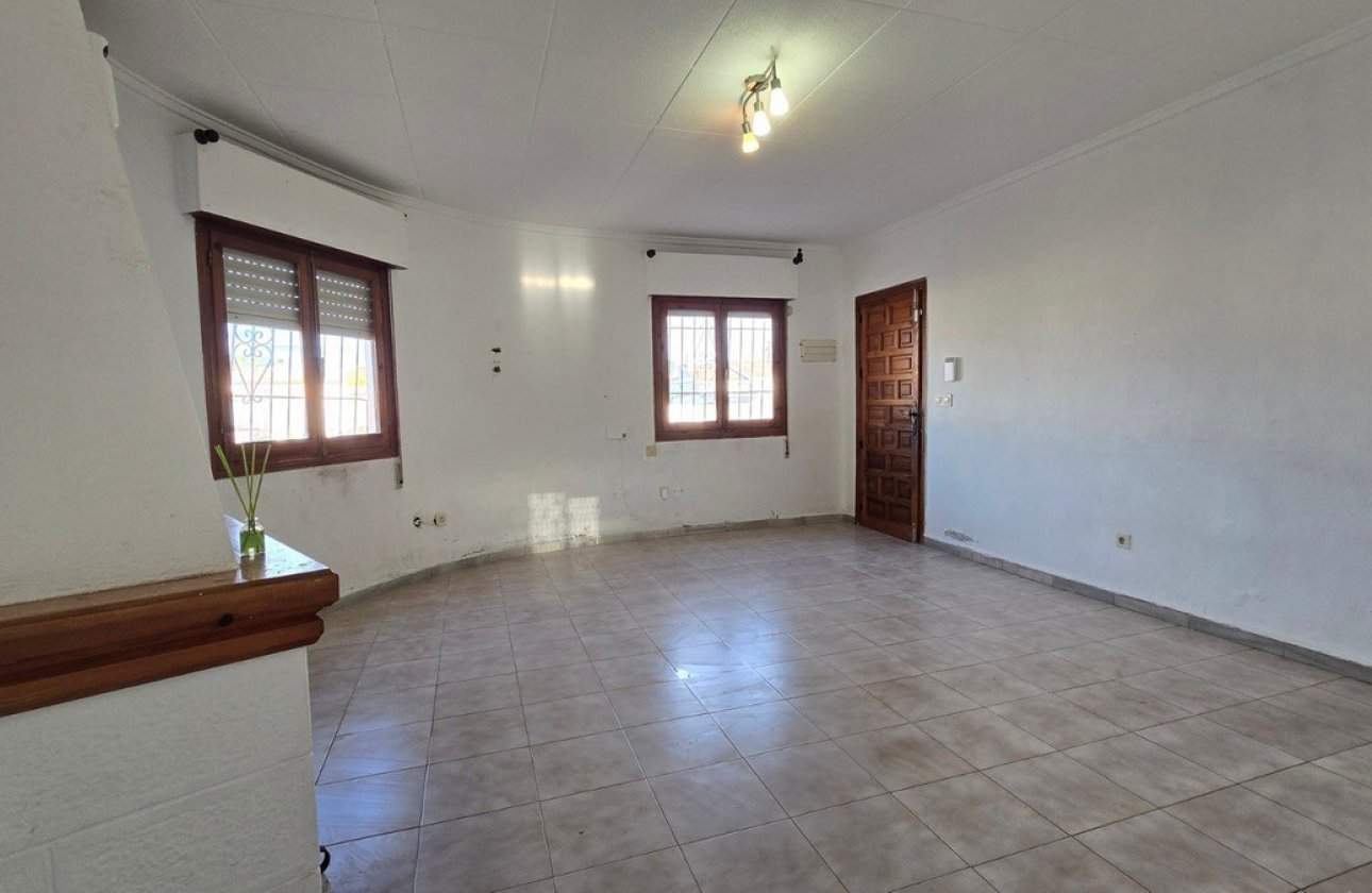 Resale - Villa -
Torrevieja - Torrevieja Centro