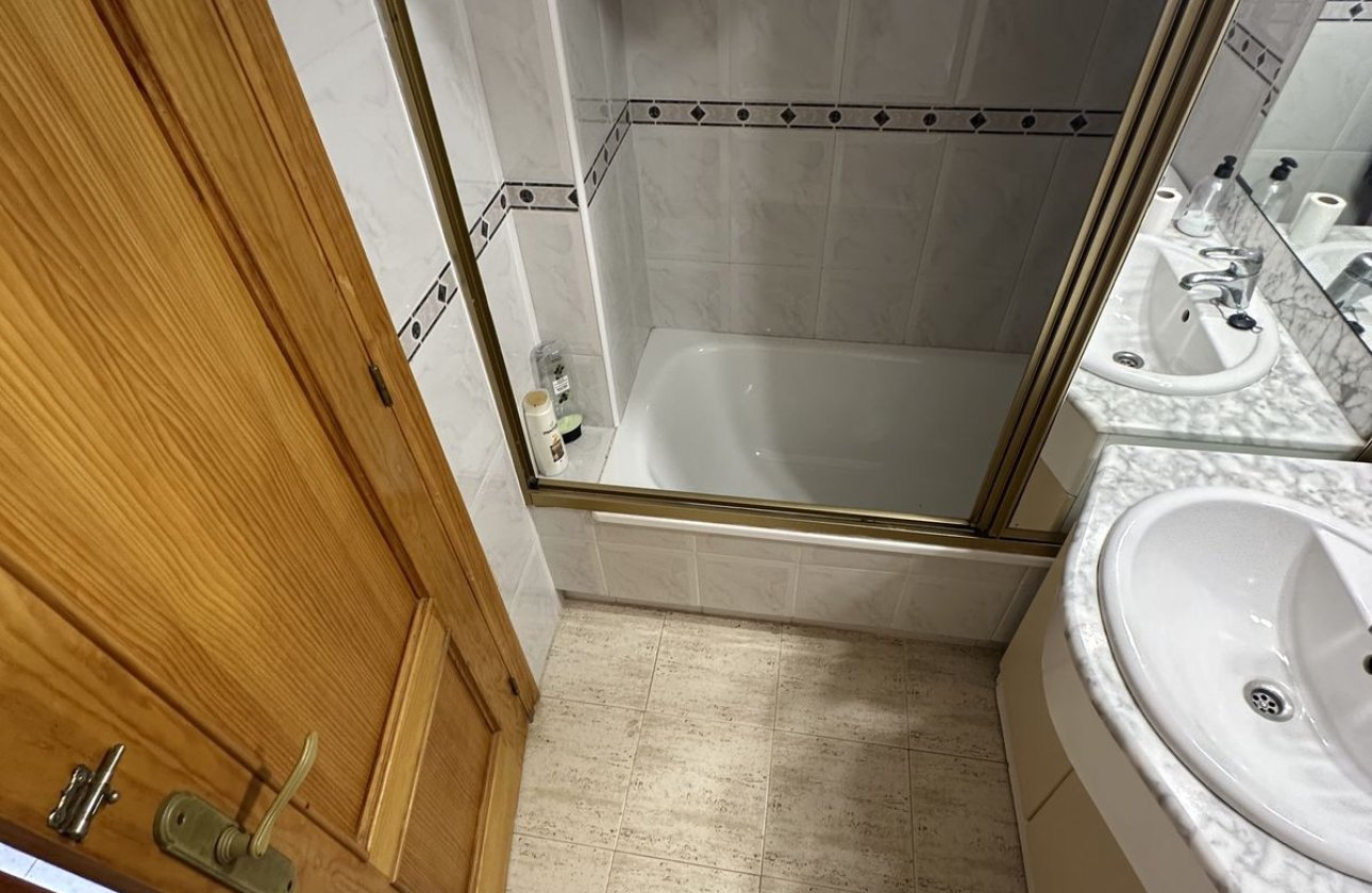 Resale - Villa -
Torrevieja - Torrevieja Centro