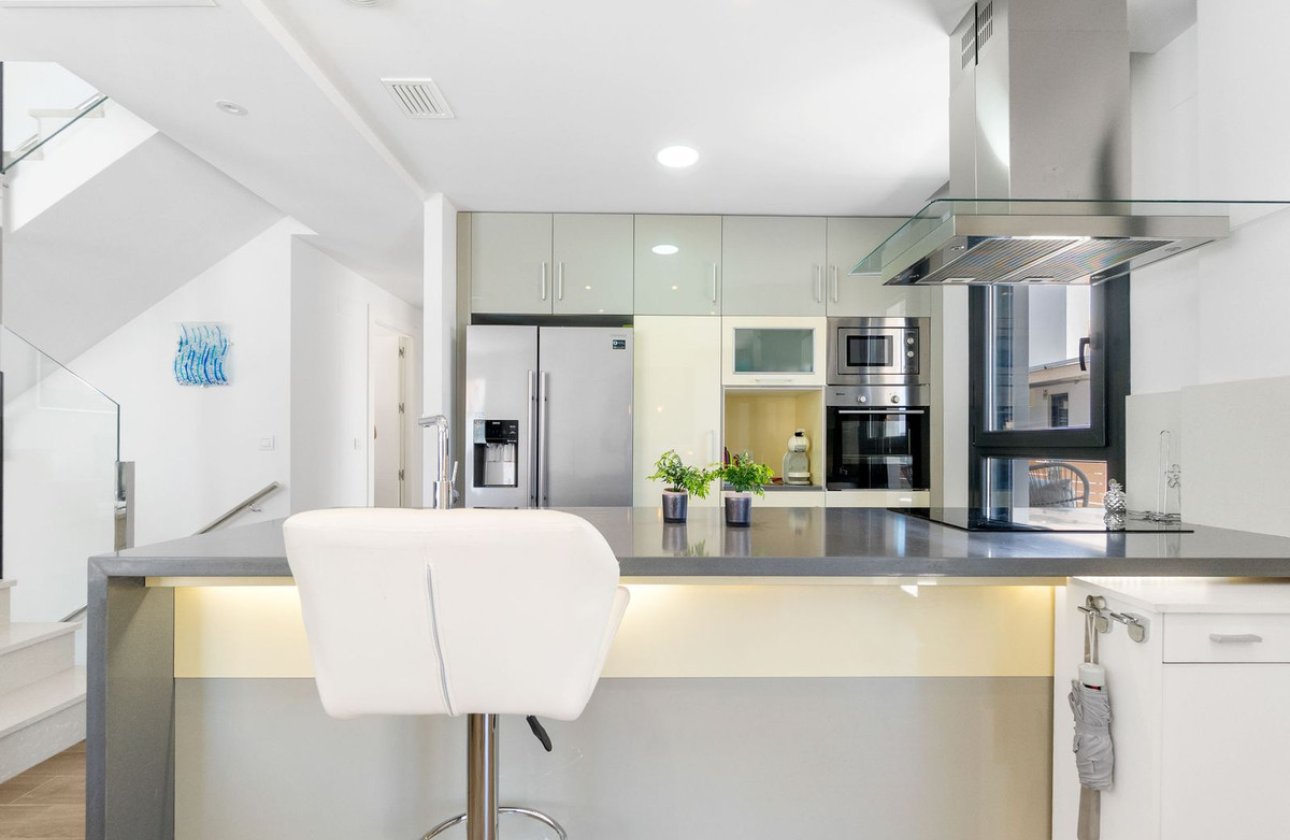 Resale - Villa -
Torrevieja - Torrevieja Centro