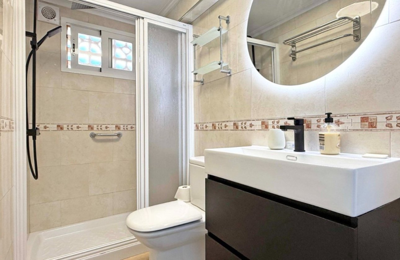 Resale - Villa -
Torrevieja - Torrevieja Centro