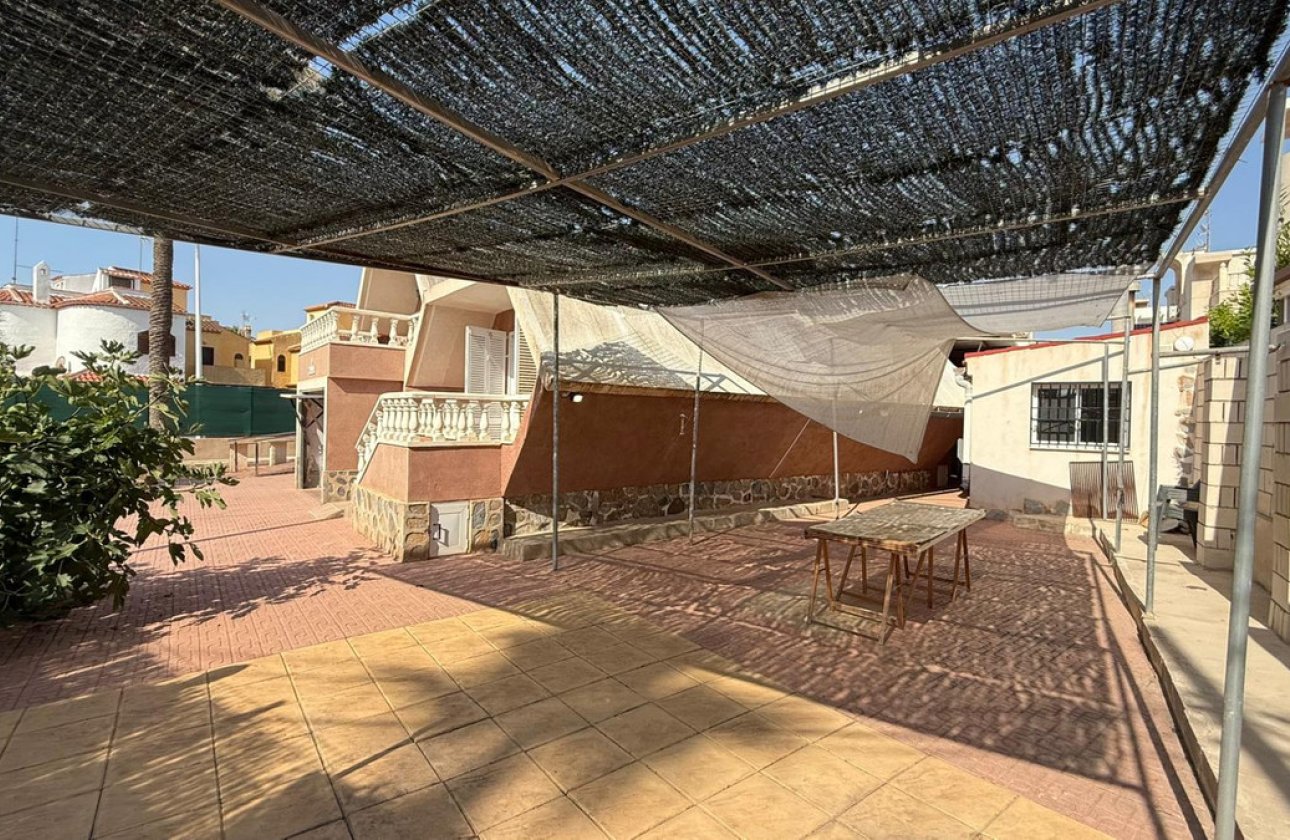 Resale - Villa -
Torrevieja - Torrevieja Centro