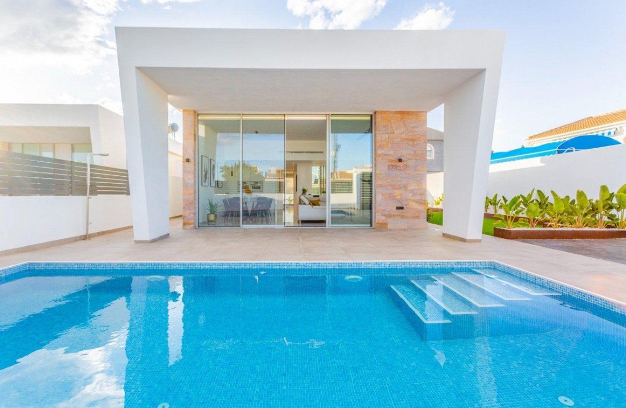 Resale - Villa -
Torrevieja - Torrevieja Centro