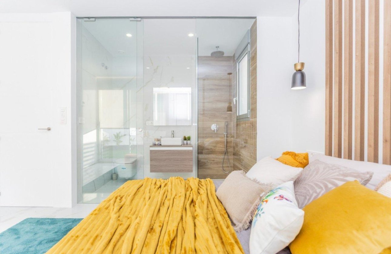 Resale - Villa -
Torrevieja - Torrevieja Centro