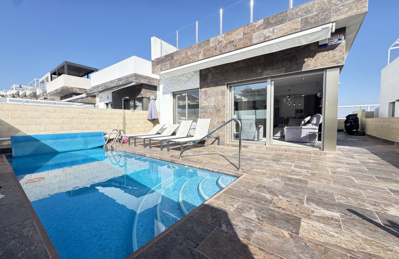 Resale - Villa -
Villamartin