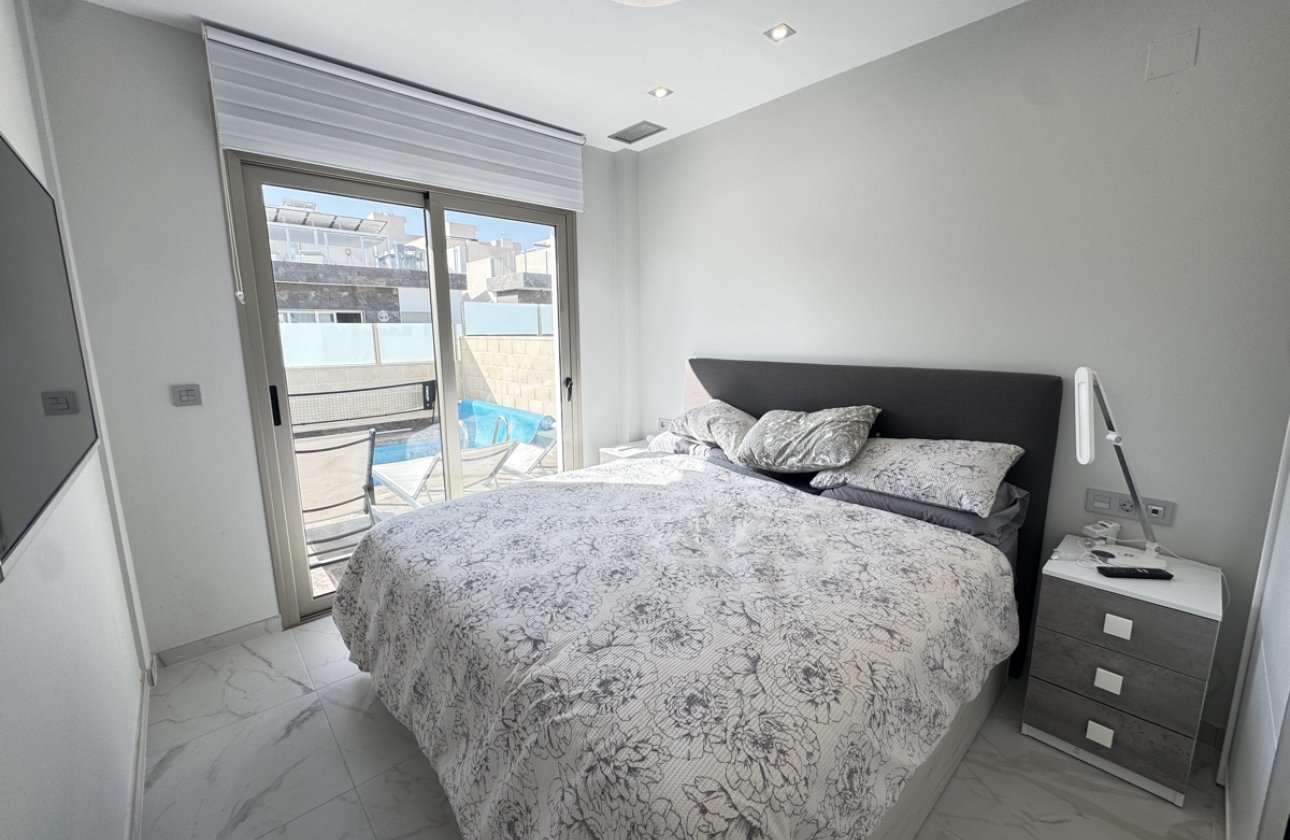 Resale - Villa -
Villamartin