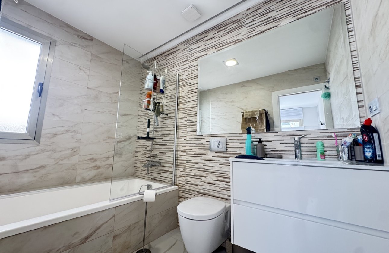 Resale - Villa -
Villamartin