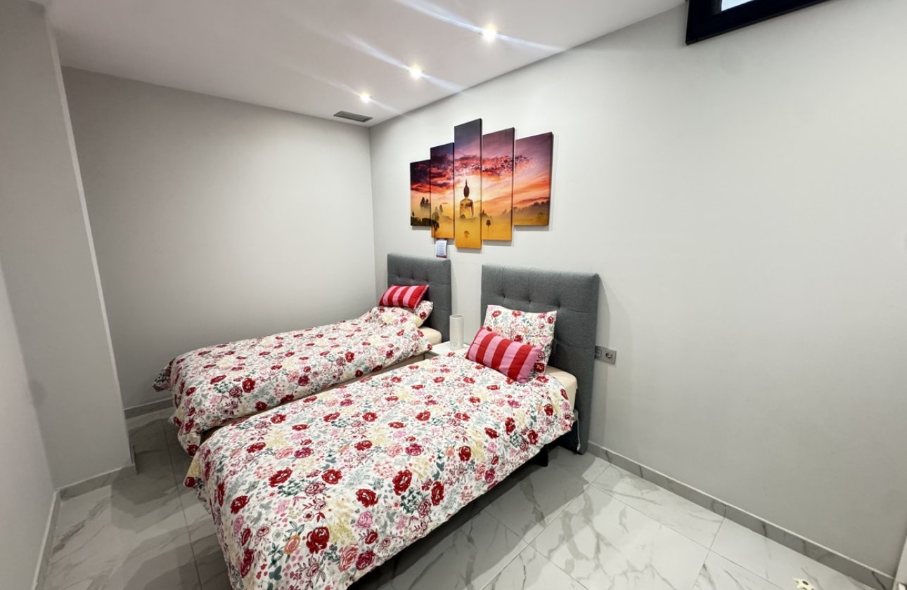 Resale - Villa -
Villamartin