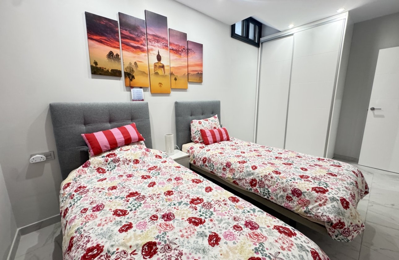 Resale - Villa -
Villamartin