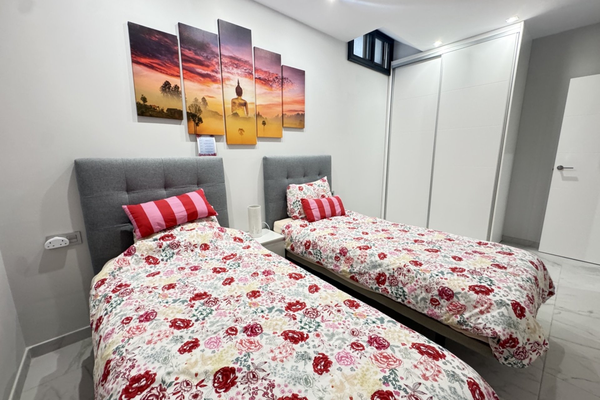 Resale - Villa -
Villamartin