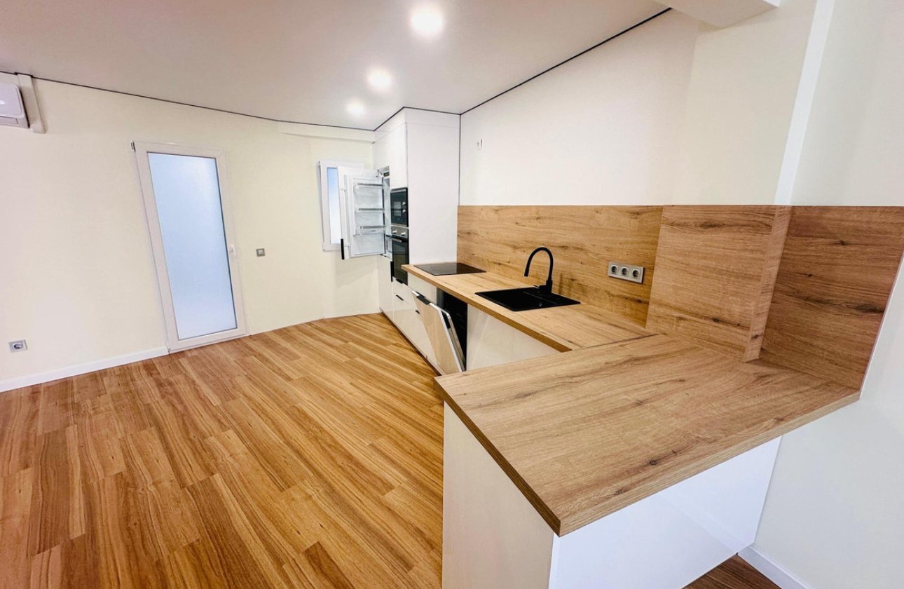 Reventa - Apartamento / piso -
Alicante - Alicante Centro