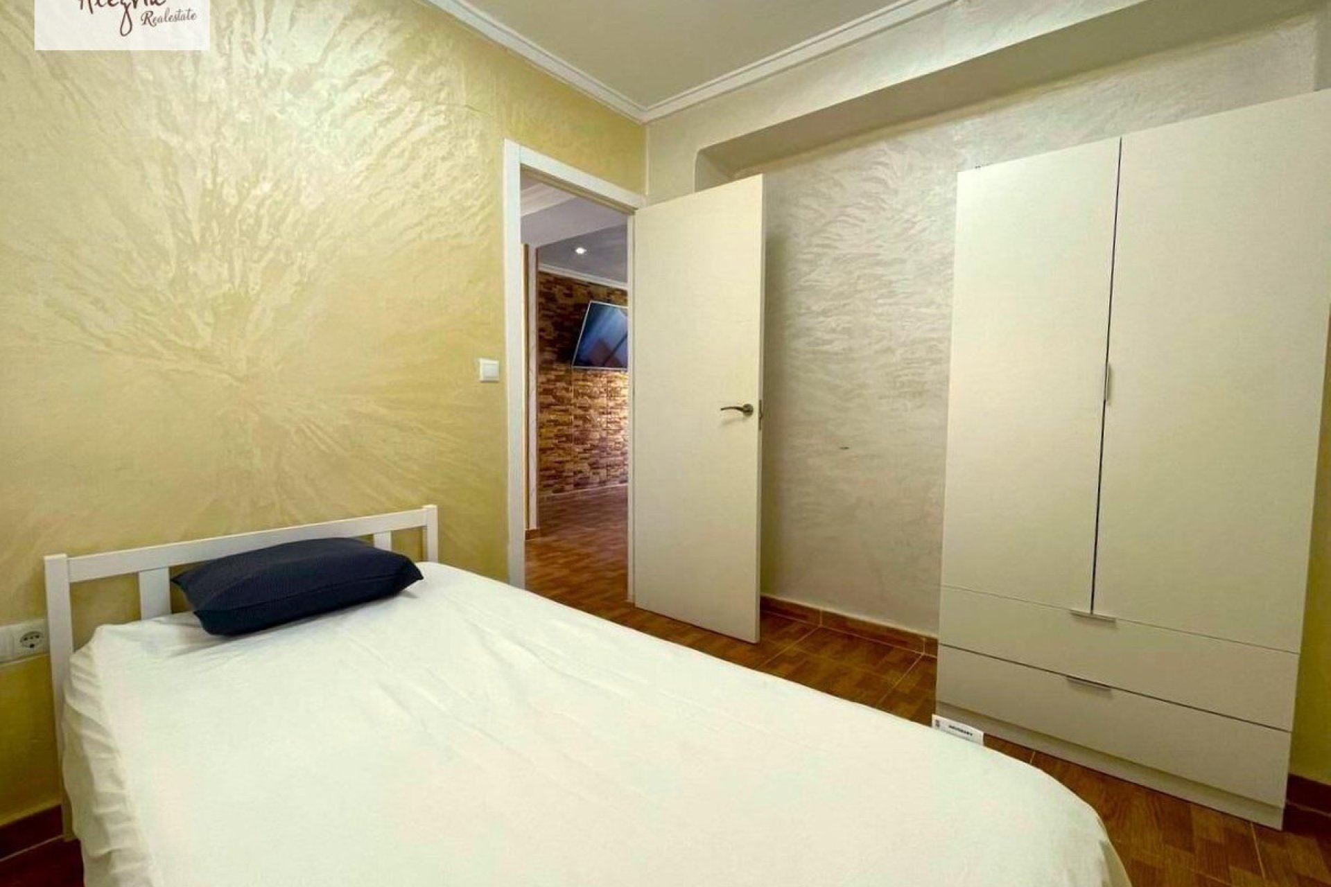 Reventa - Apartamento / piso -
Alicante - Alicante Centro