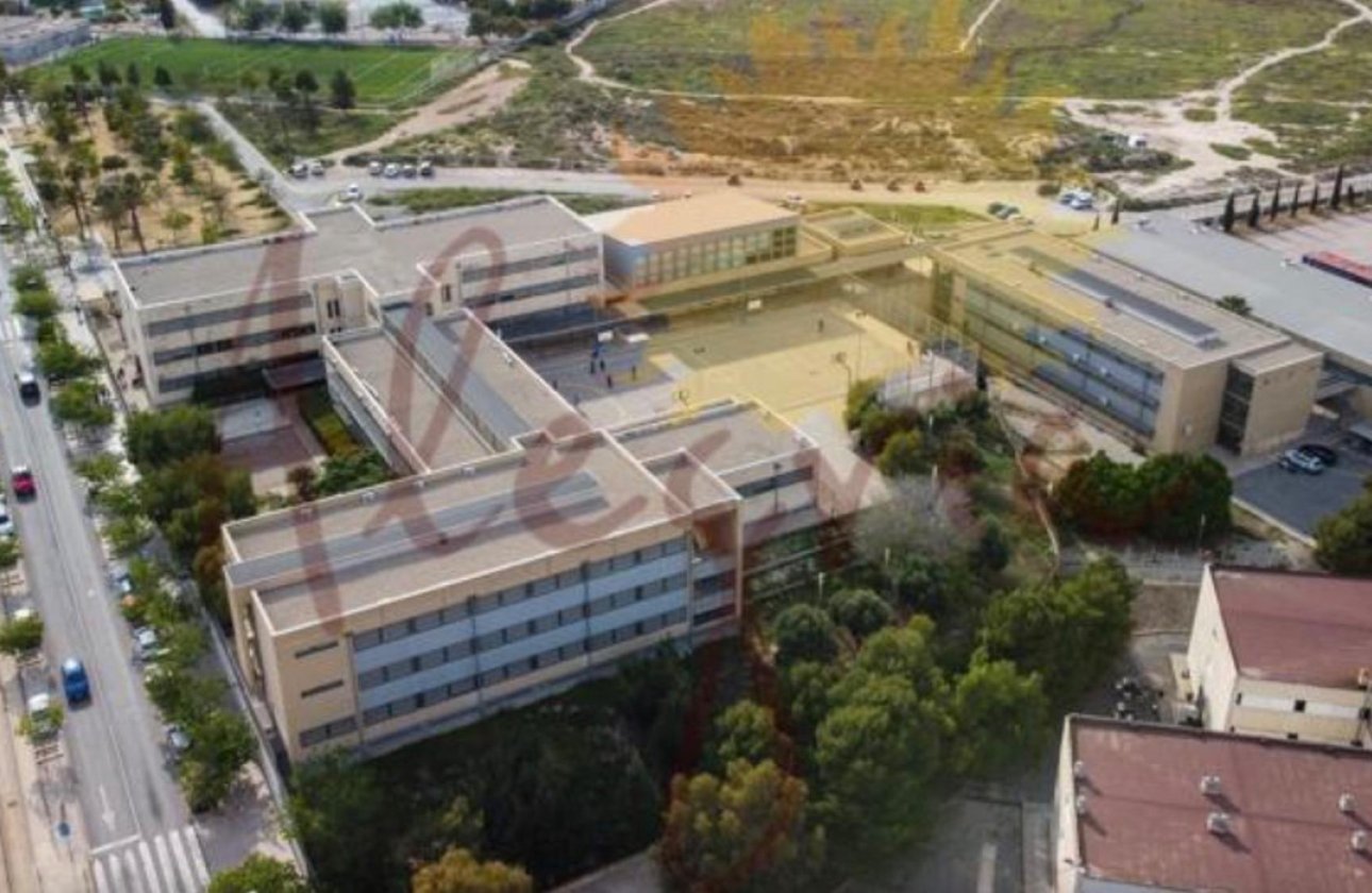 Reventa - Apartamento / piso -
Alicante - Alicante Centro