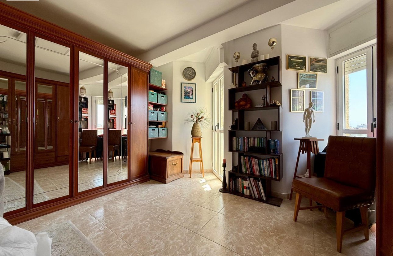 Reventa - Apartamento / piso -
Alicante - Alicante Centro