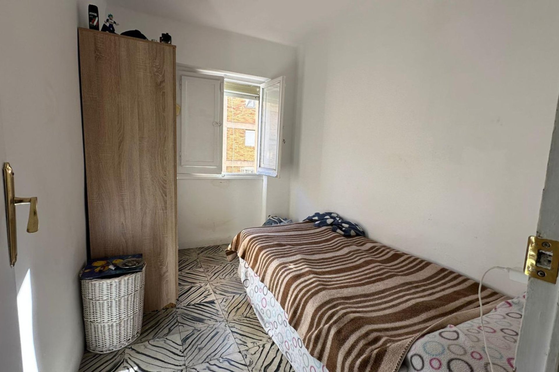 Reventa - Apartamento / piso -
Alicante - Alicante Centro