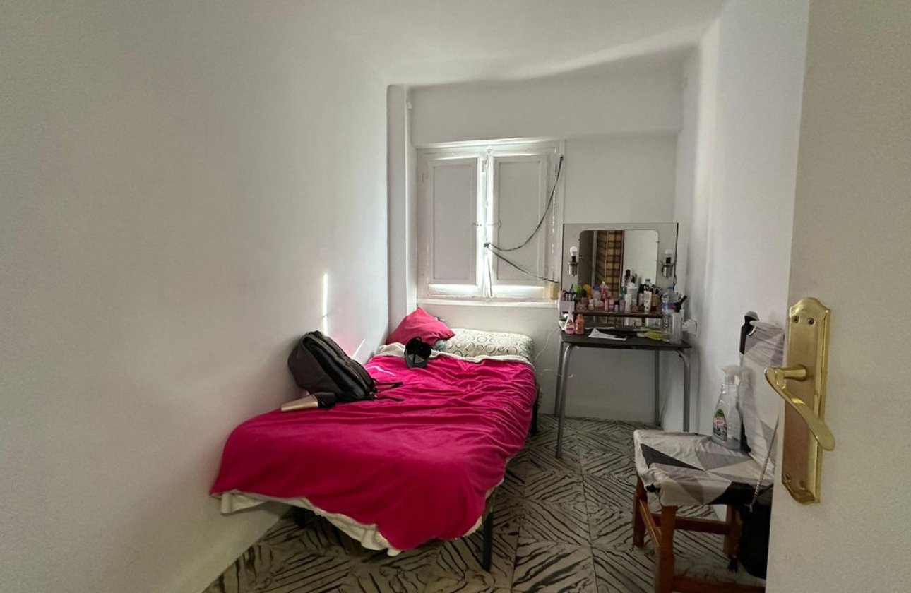 Reventa - Apartamento / piso -
Alicante - Alicante Centro