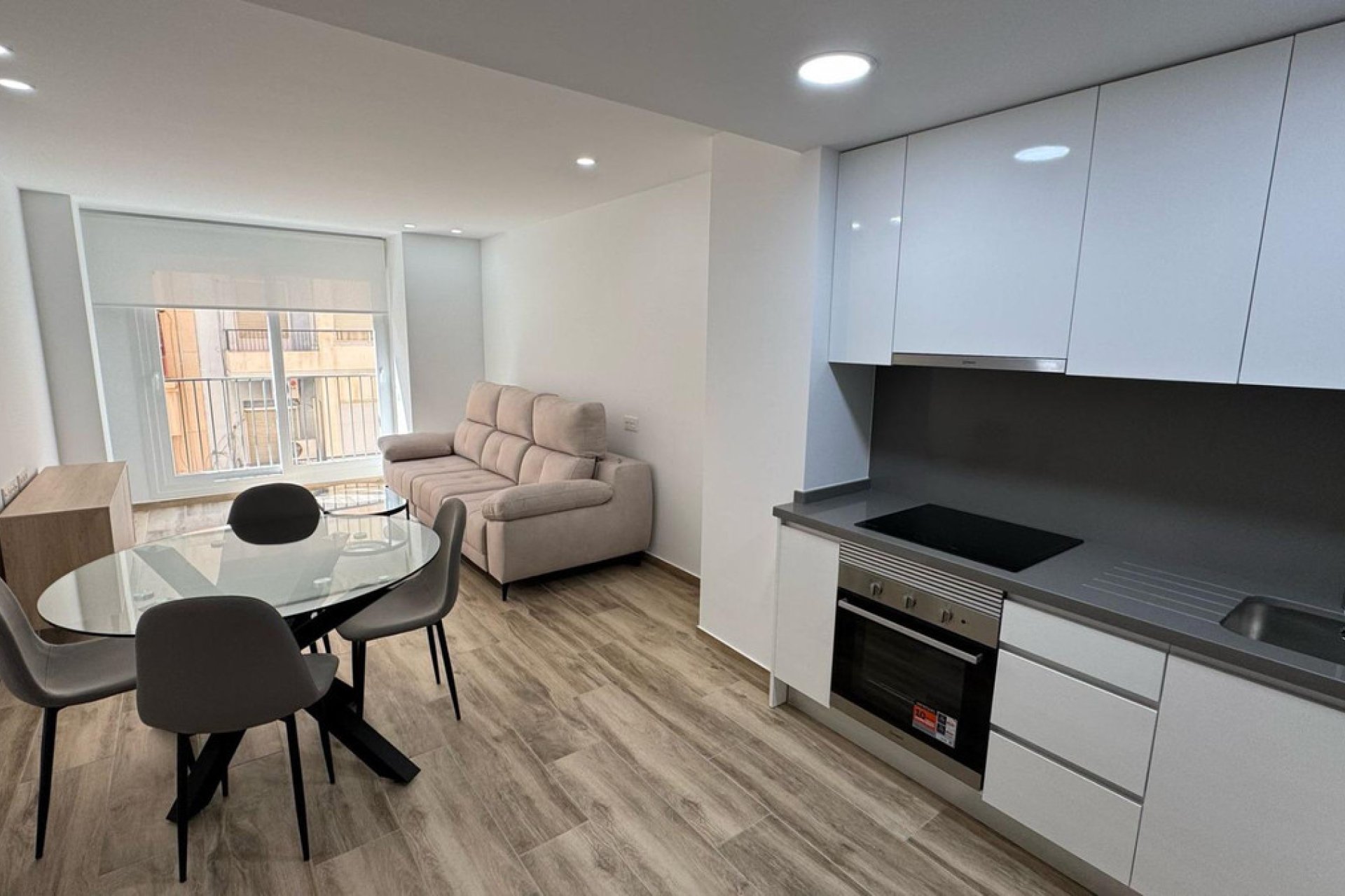 Reventa - Apartamento / piso -
Alicante - Alicante Centro