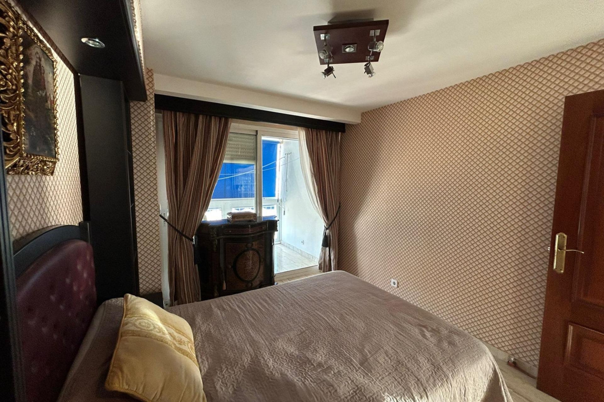 Reventa - Apartamento / piso -
Benidorm - Benidorm Centro