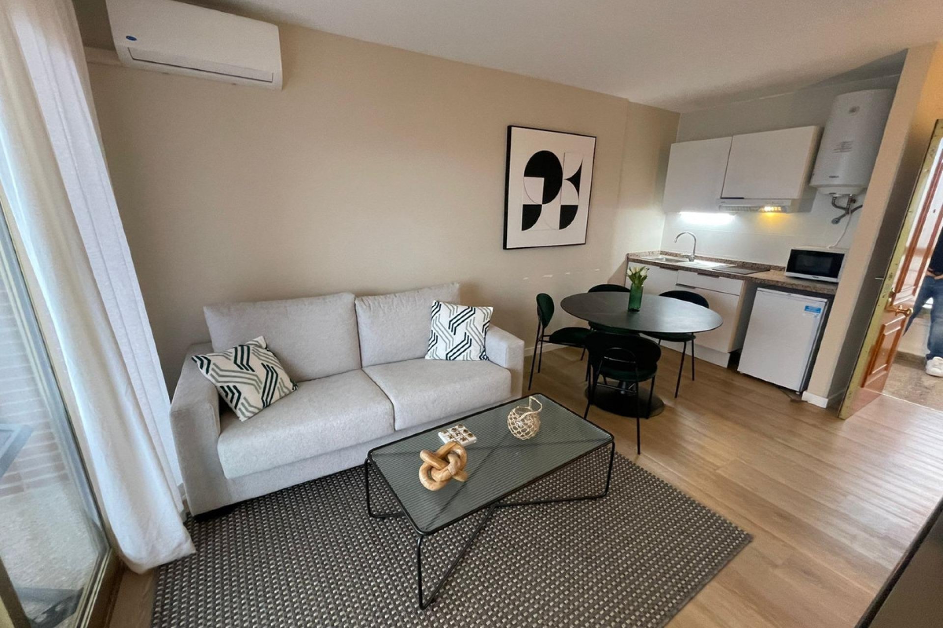 Reventa - Apartamento / piso -
Benidorm - Benidorm Centro