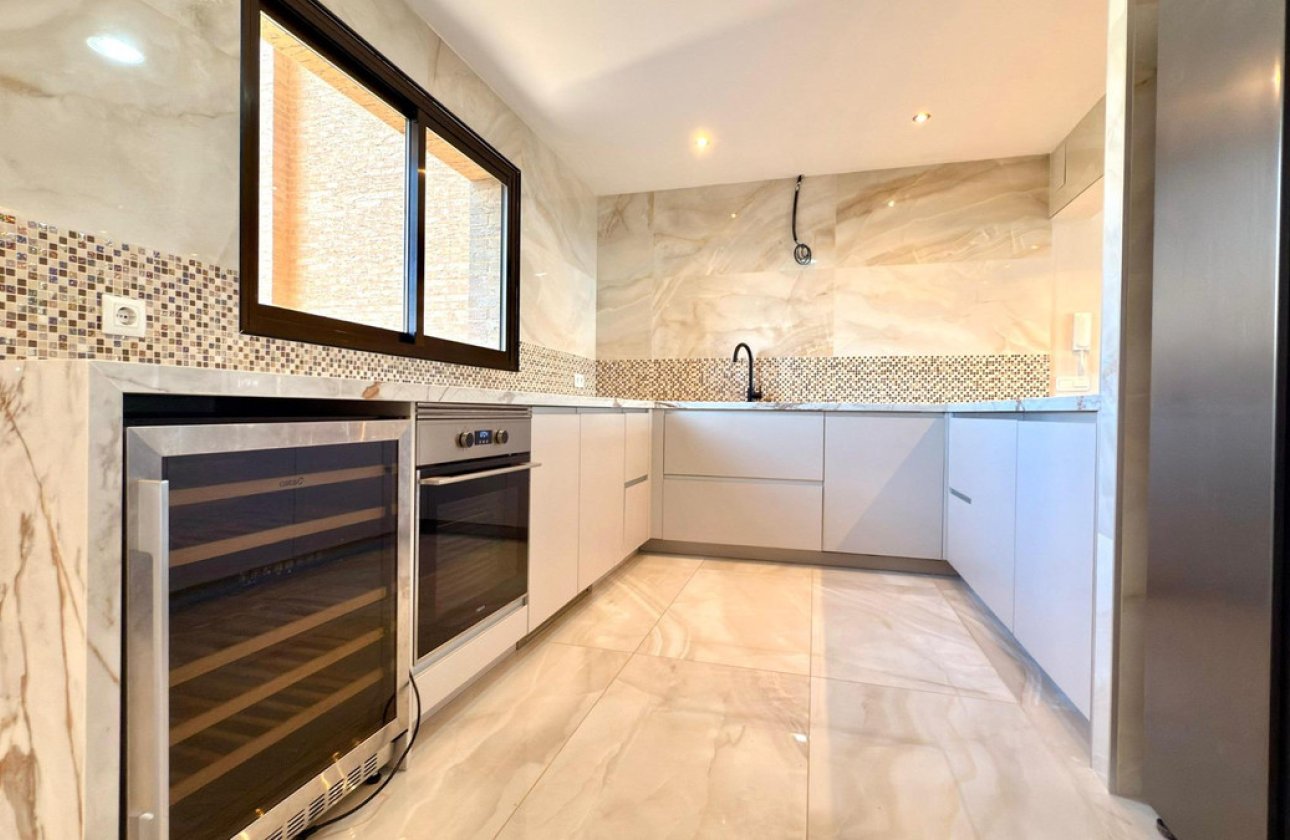 Reventa - Apartamento / piso -
Benidorm - Benidorm Centro