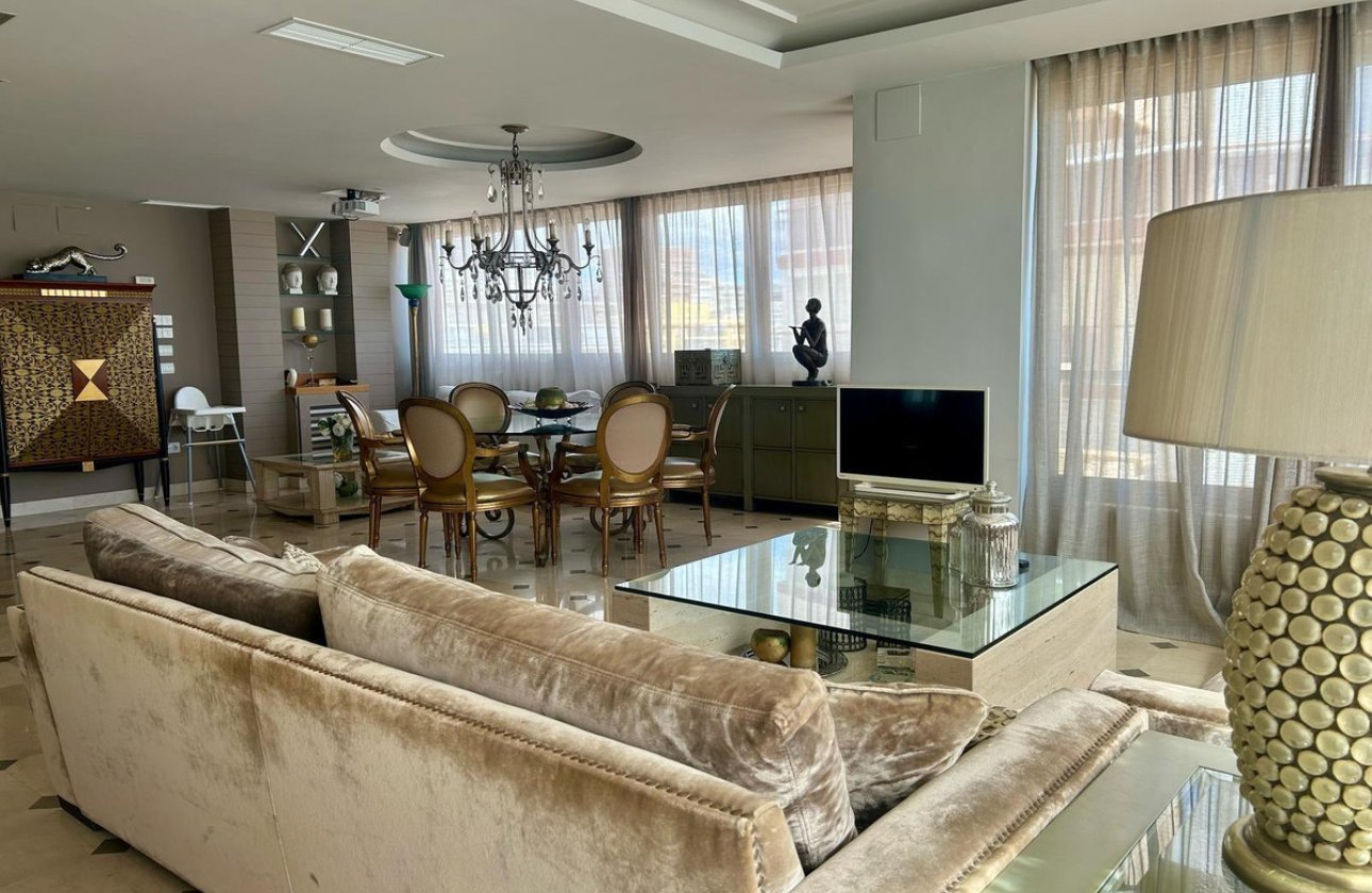 Reventa - Apartamento / piso -
Benidorm - Benidorm Centro