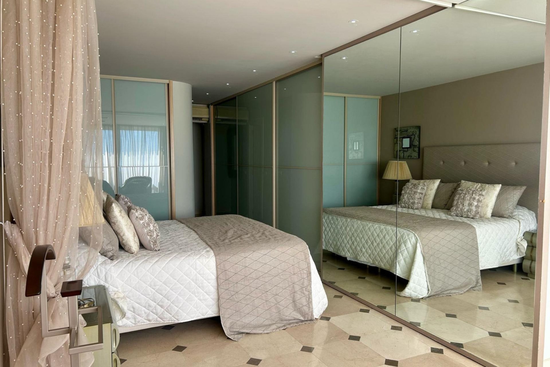 Reventa - Apartamento / piso -
Benidorm - Benidorm Centro