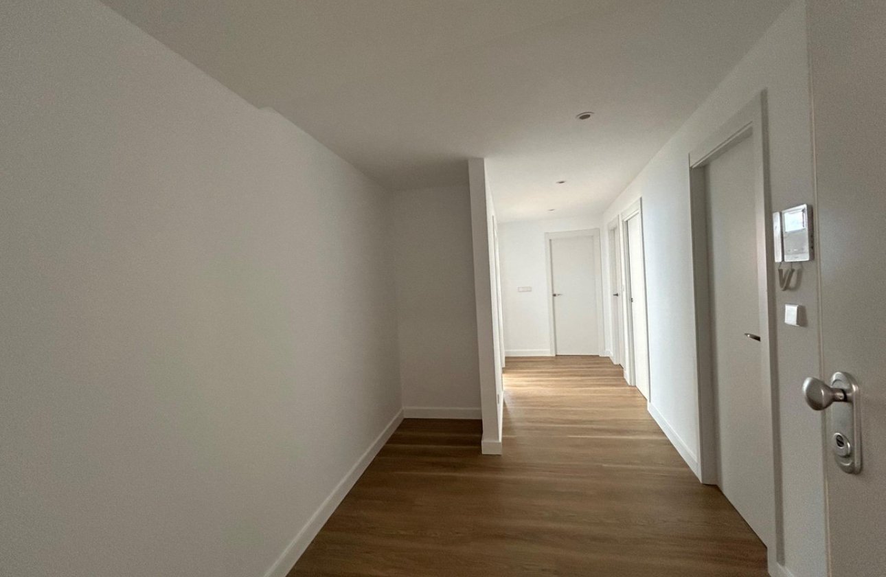 Reventa - Apartamento / piso -
Benidorm - Benidorm Centro