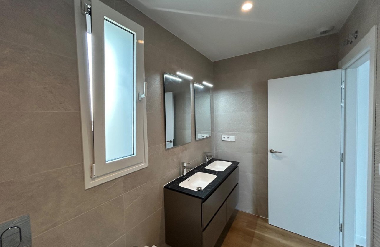 Reventa - Apartamento / piso -
Benidorm - Benidorm Centro