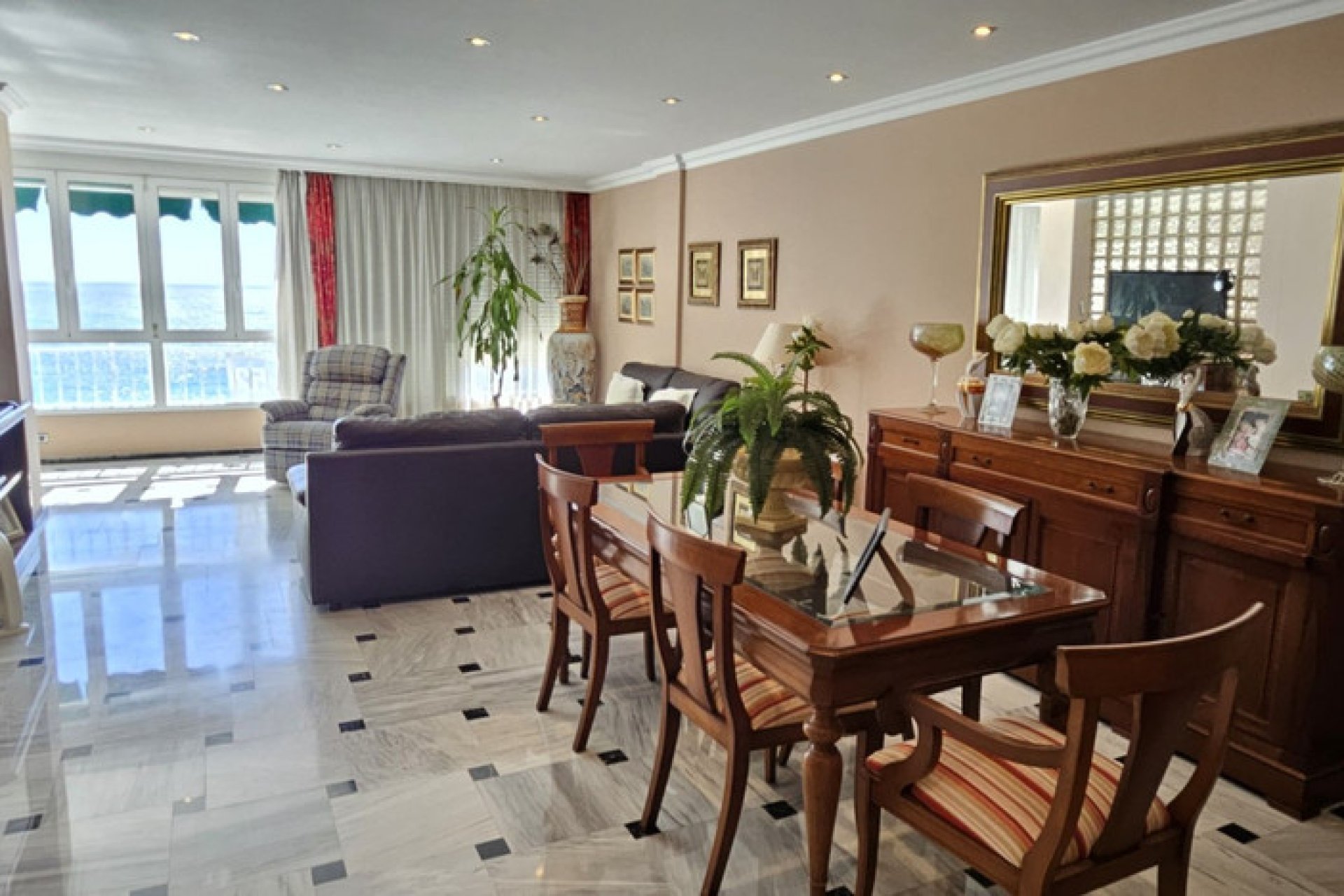 Reventa - Apartamento / piso -
Benidorm - Benidorm Centro