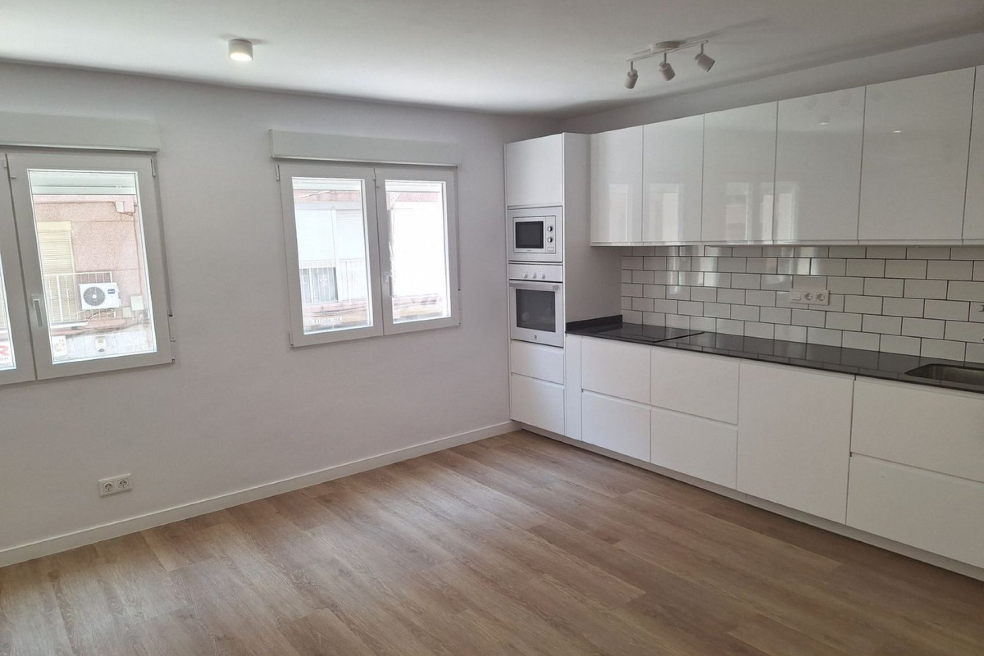 Reventa - Apartamento / piso -
Benidorm - Benidorm Centro