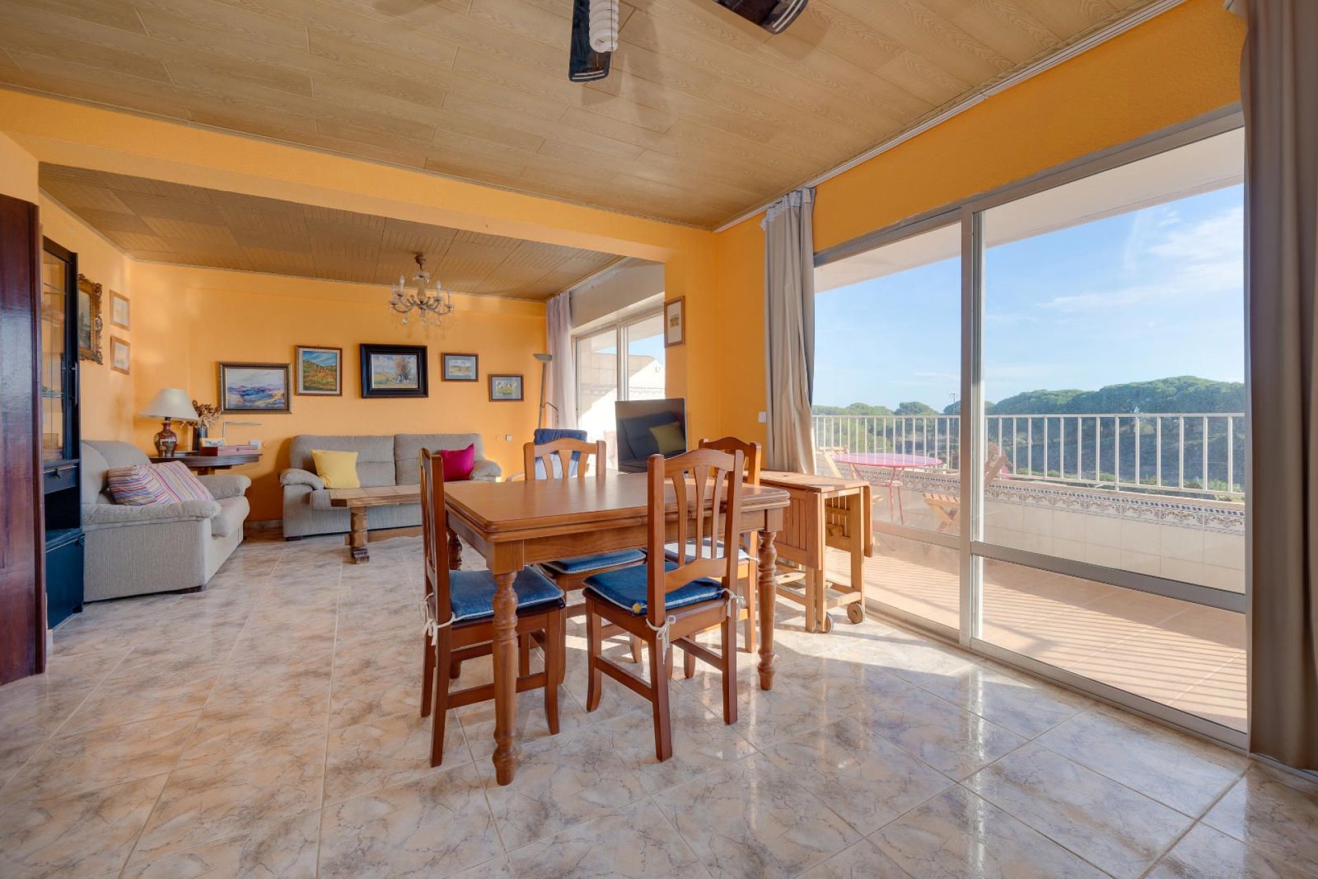 Reventa - Apartamento / piso -
Guardamar del Segura - Pinomar