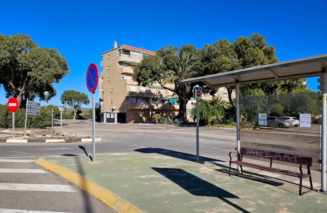 Reventa - Apartamento / piso -
Guardamar del Segura - Pinomar