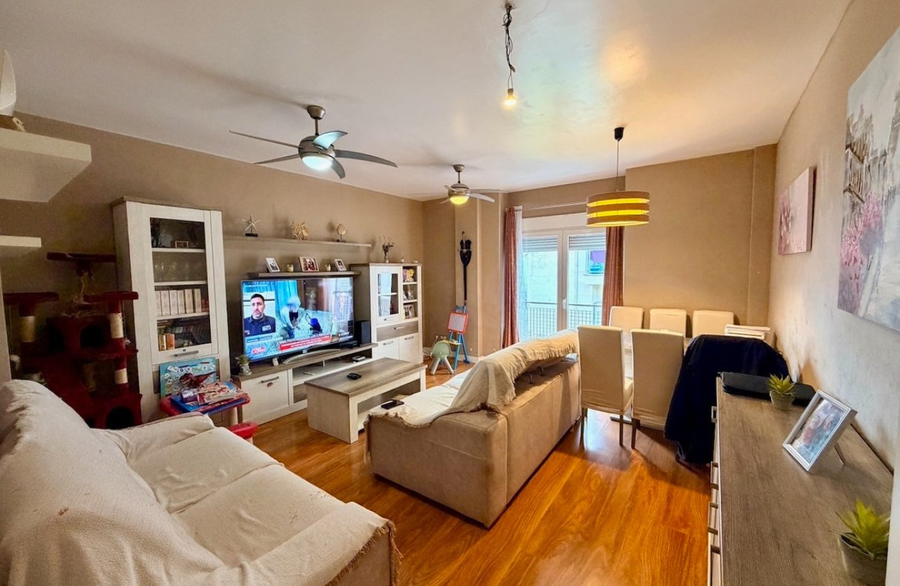 Reventa - Apartamento / piso -
La Nucía - La Nucia Centro