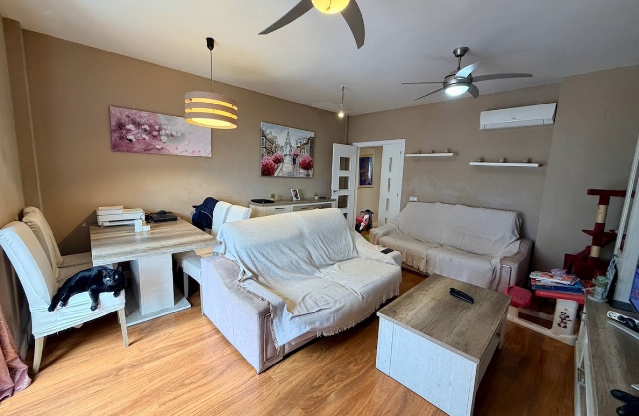 Reventa - Apartamento / piso -
La Nucía - La Nucia Centro