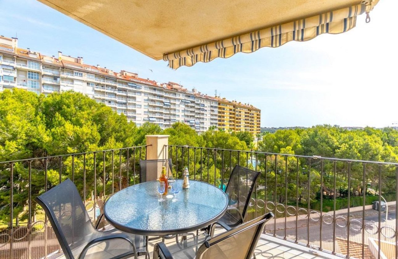 Reventa - Apartamento / piso -
Orihuela - Campoamor