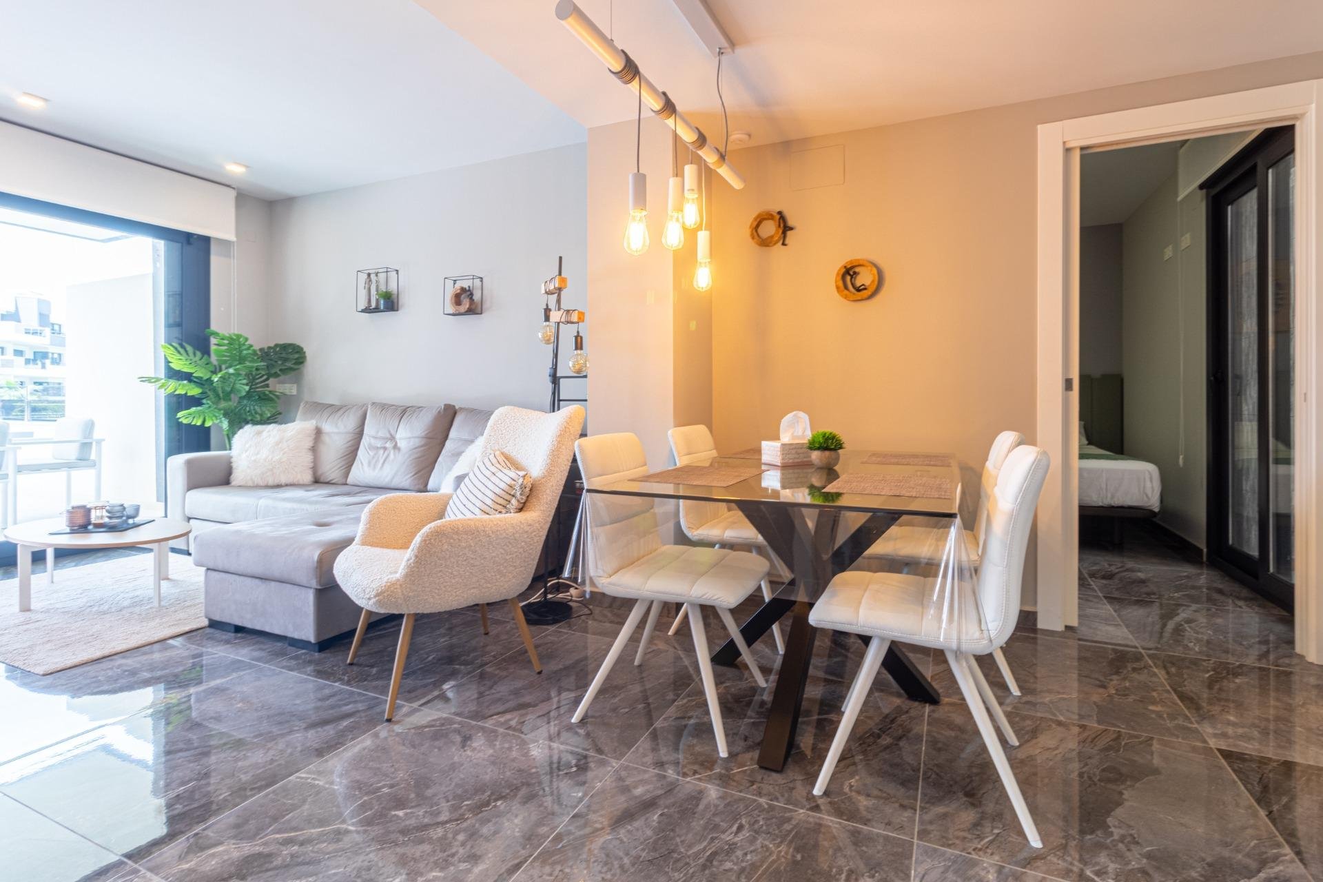 Reventa - Apartamento / piso -
Orihuela Costa - La Florida