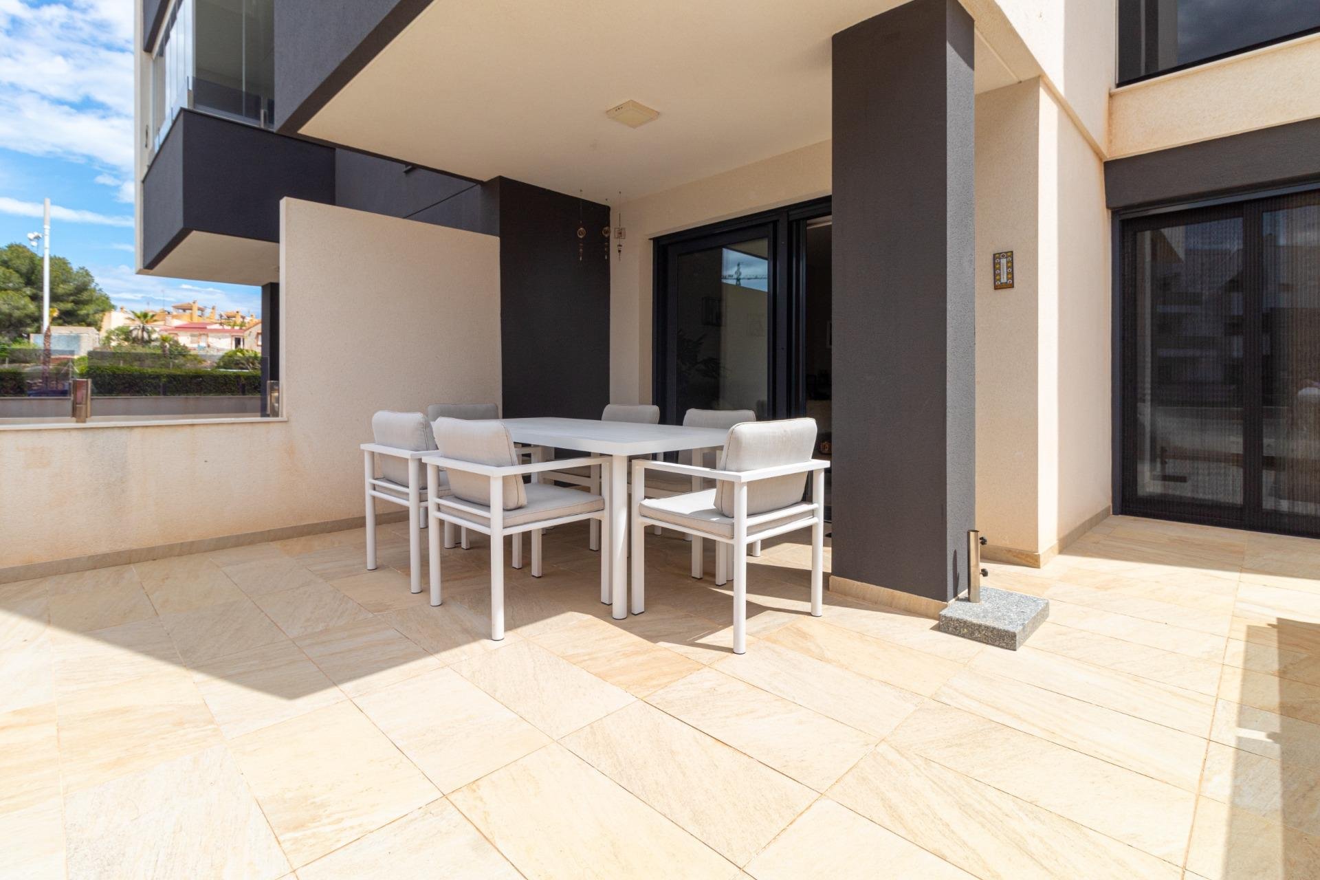 Reventa - Apartamento / piso -
Orihuela Costa - La Florida