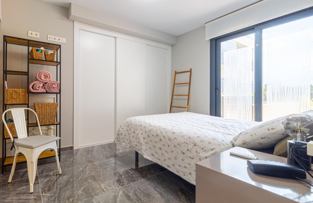 Reventa - Apartamento / piso -
Orihuela Costa - La Florida