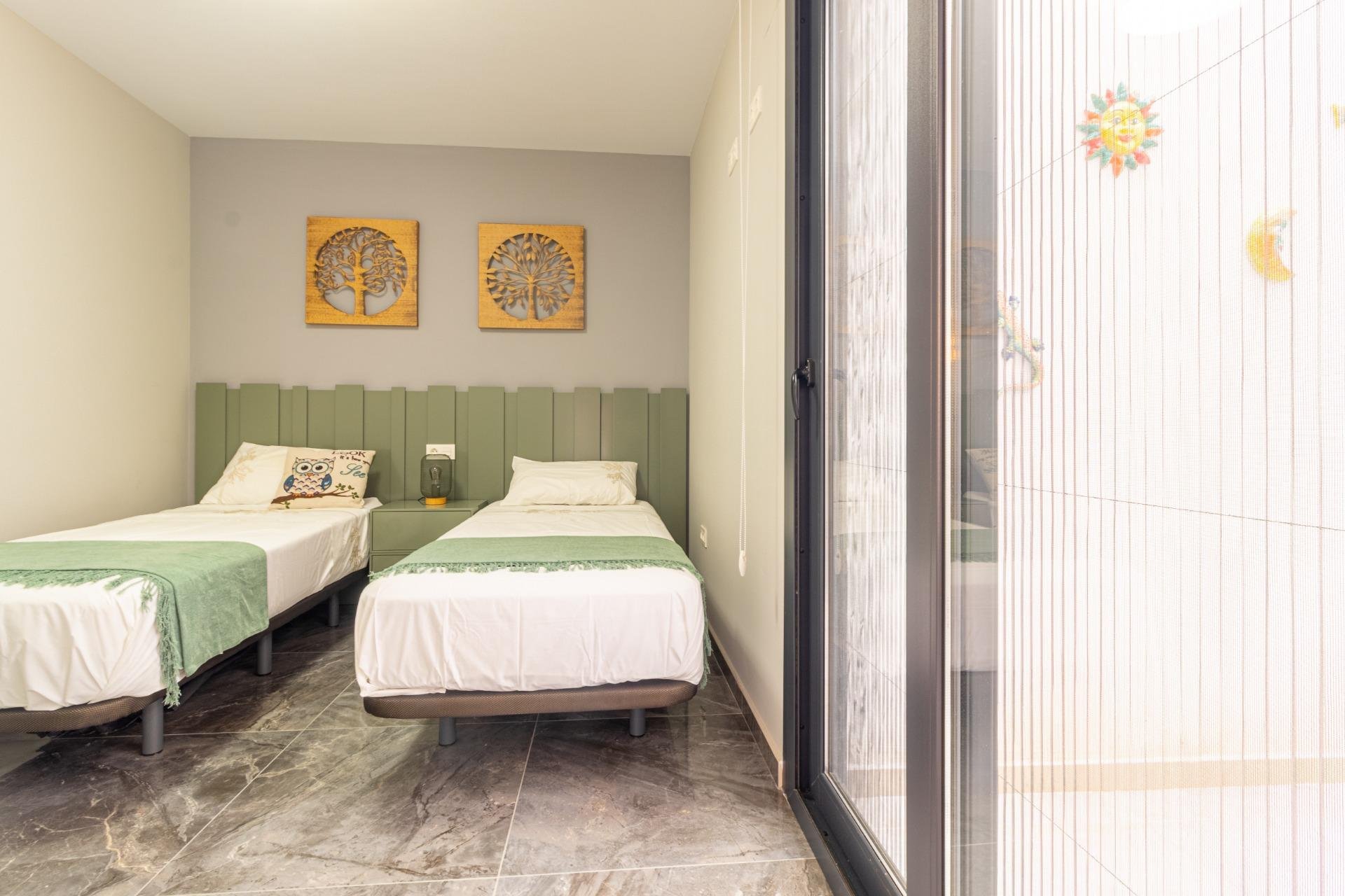 Reventa - Apartamento / piso -
Orihuela Costa - La Florida