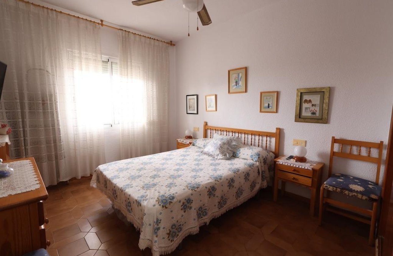 Reventa - Apartamento / piso -
Orihuela Costa - La Regia