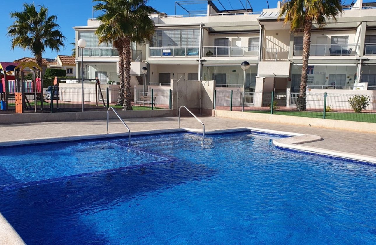 Reventa - Apartamento / piso -
Orihuela - La Florida