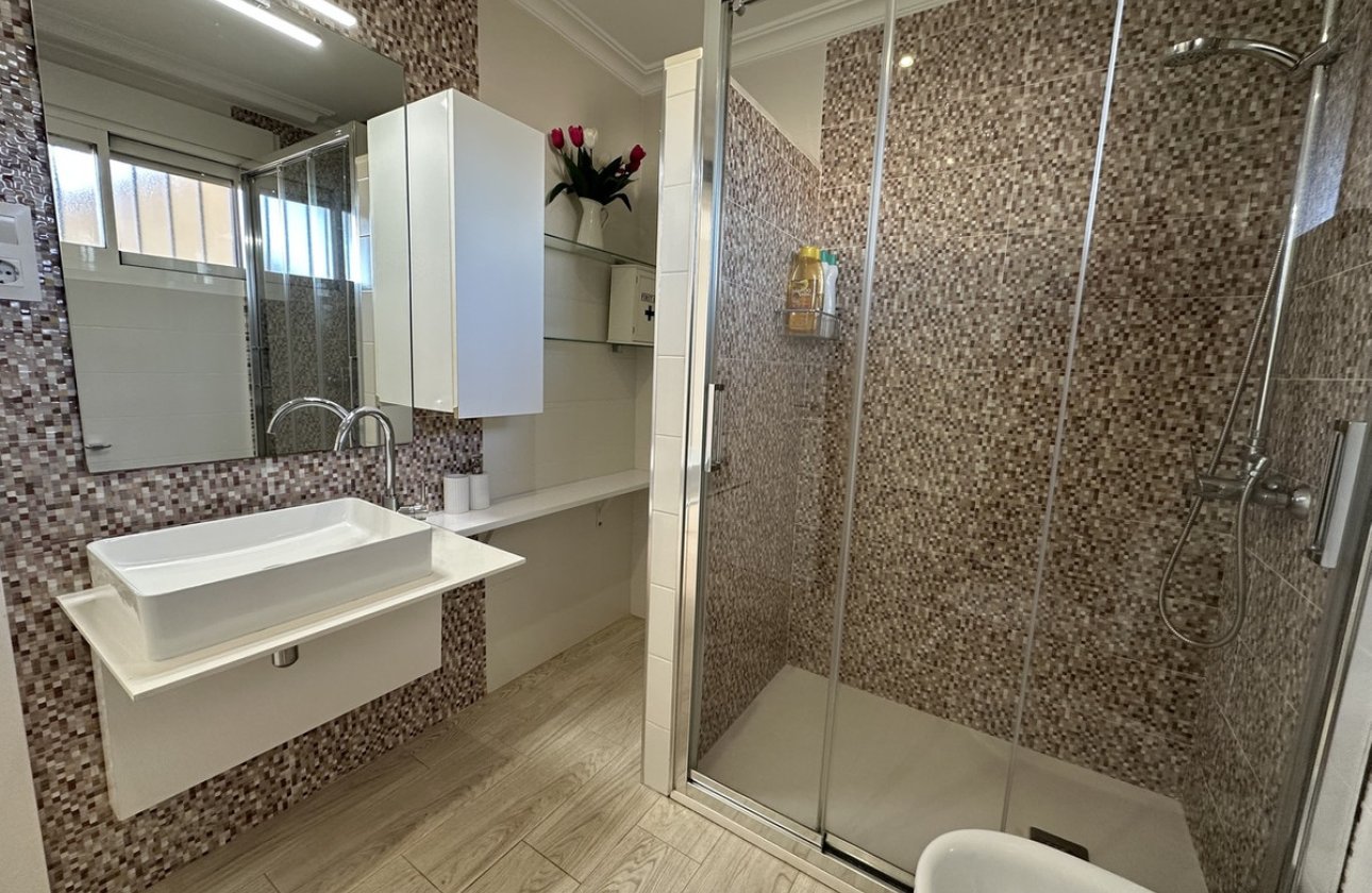 Reventa - Apartamento / piso -
Orihuela - Mil Palmeras