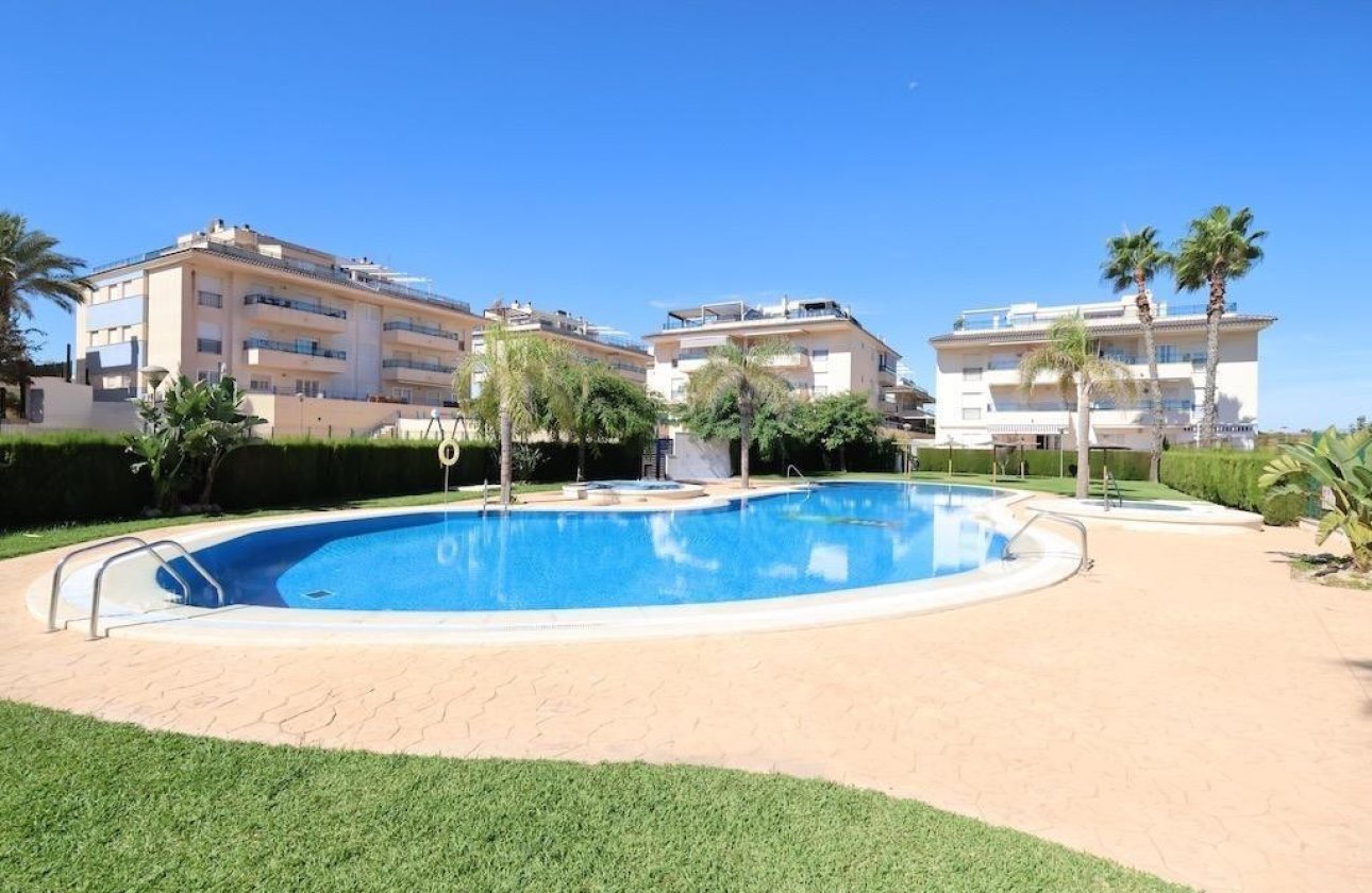 Reventa - Apartamento / piso -
Orihuela - Mil Palmeras