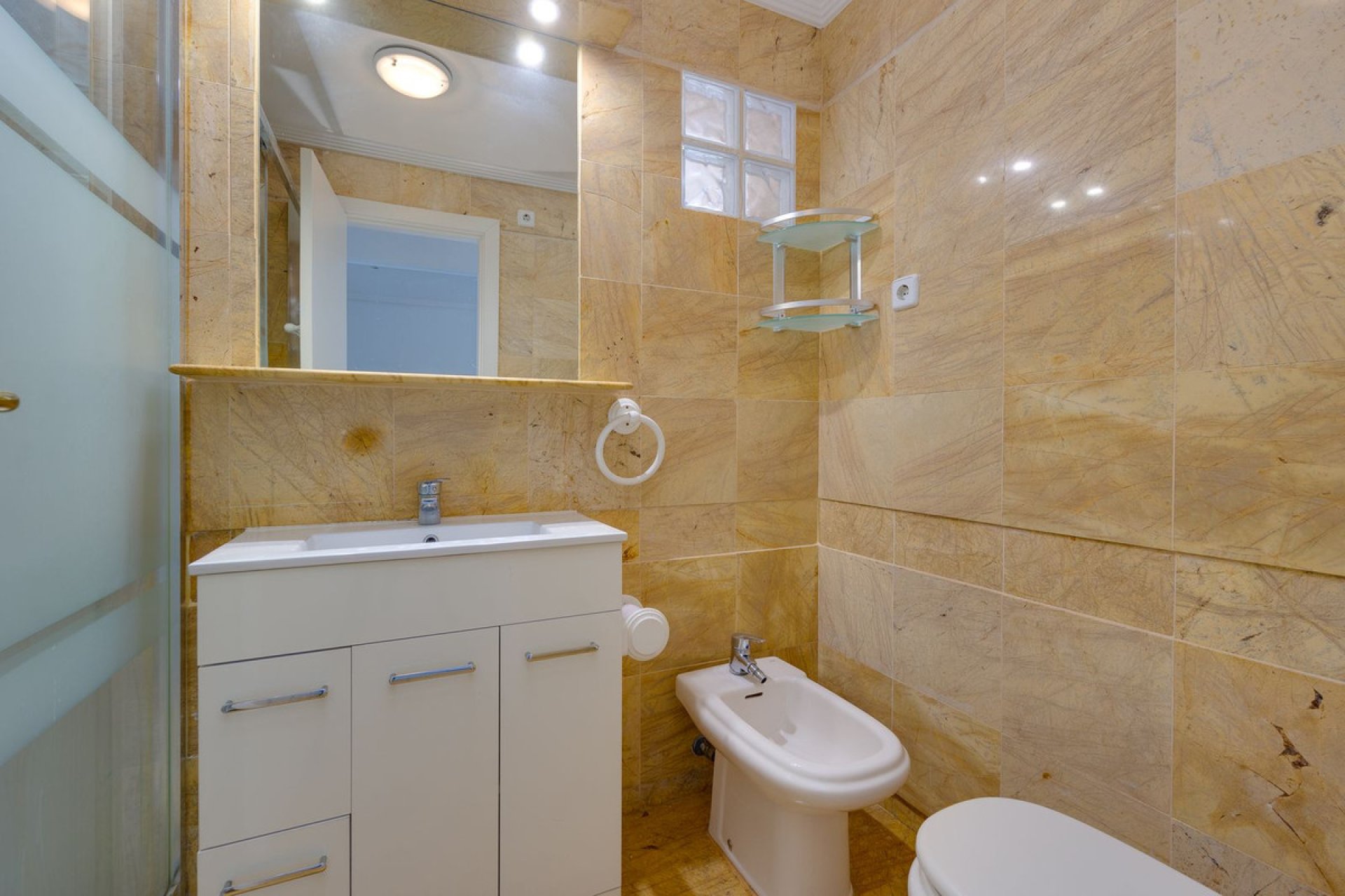 Reventa - Apartamento / piso -
Orihuela - Orihuela Costa