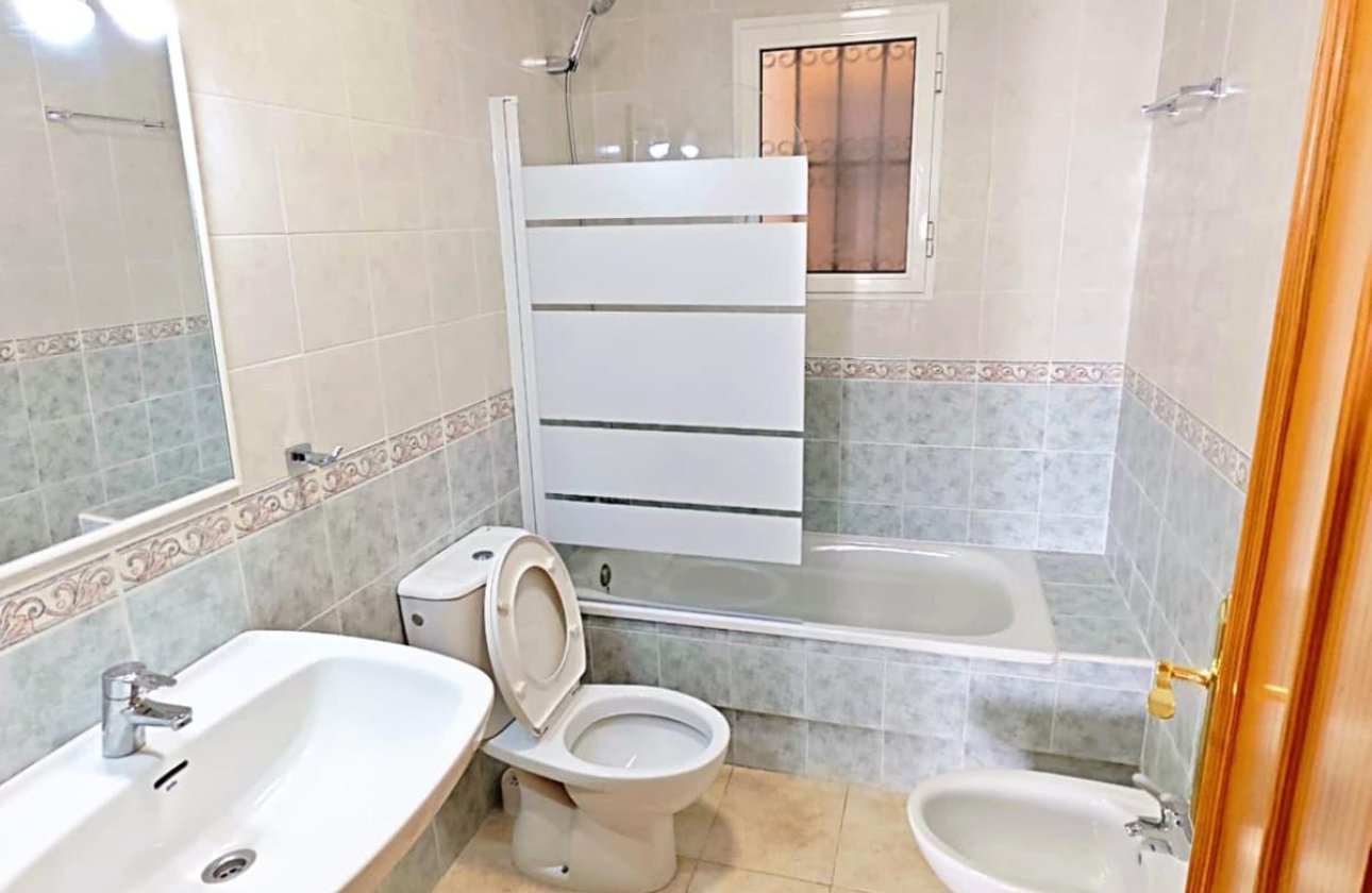 Reventa - Apartamento / piso -
Orihuela - Orihuela Costa