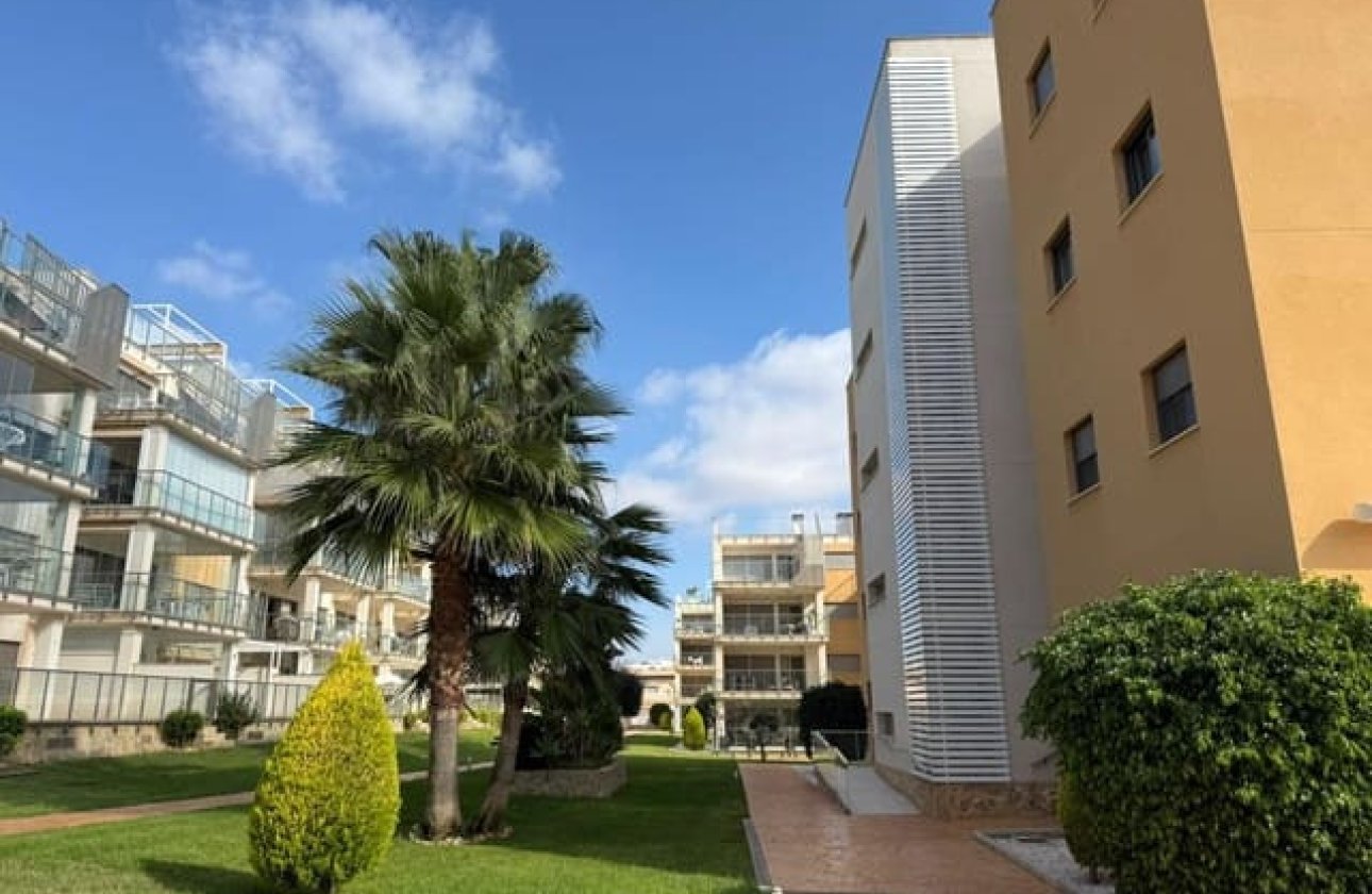 Reventa - Apartamento / piso -
Orihuela - Orihuela Costa