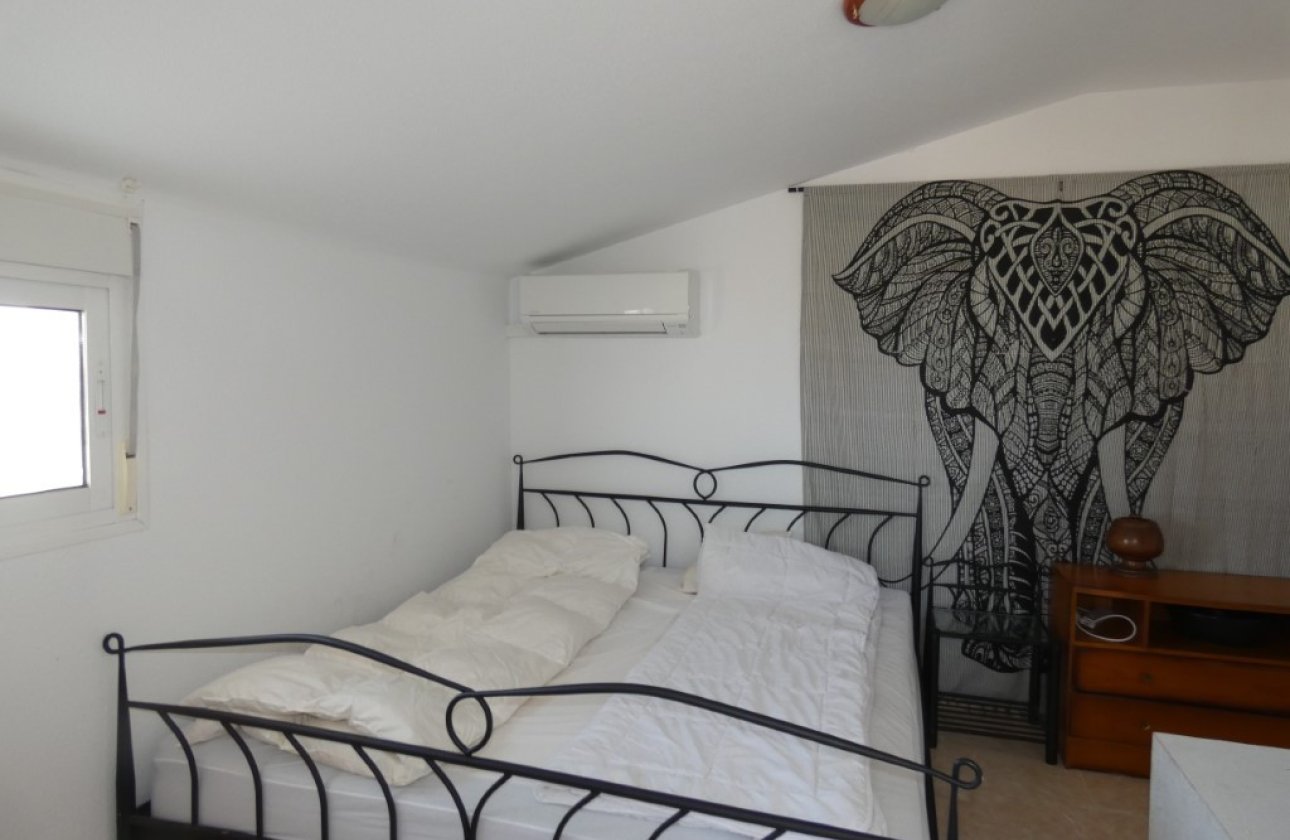 Reventa - Apartamento / piso -
Orihuela - Playa Flamenca