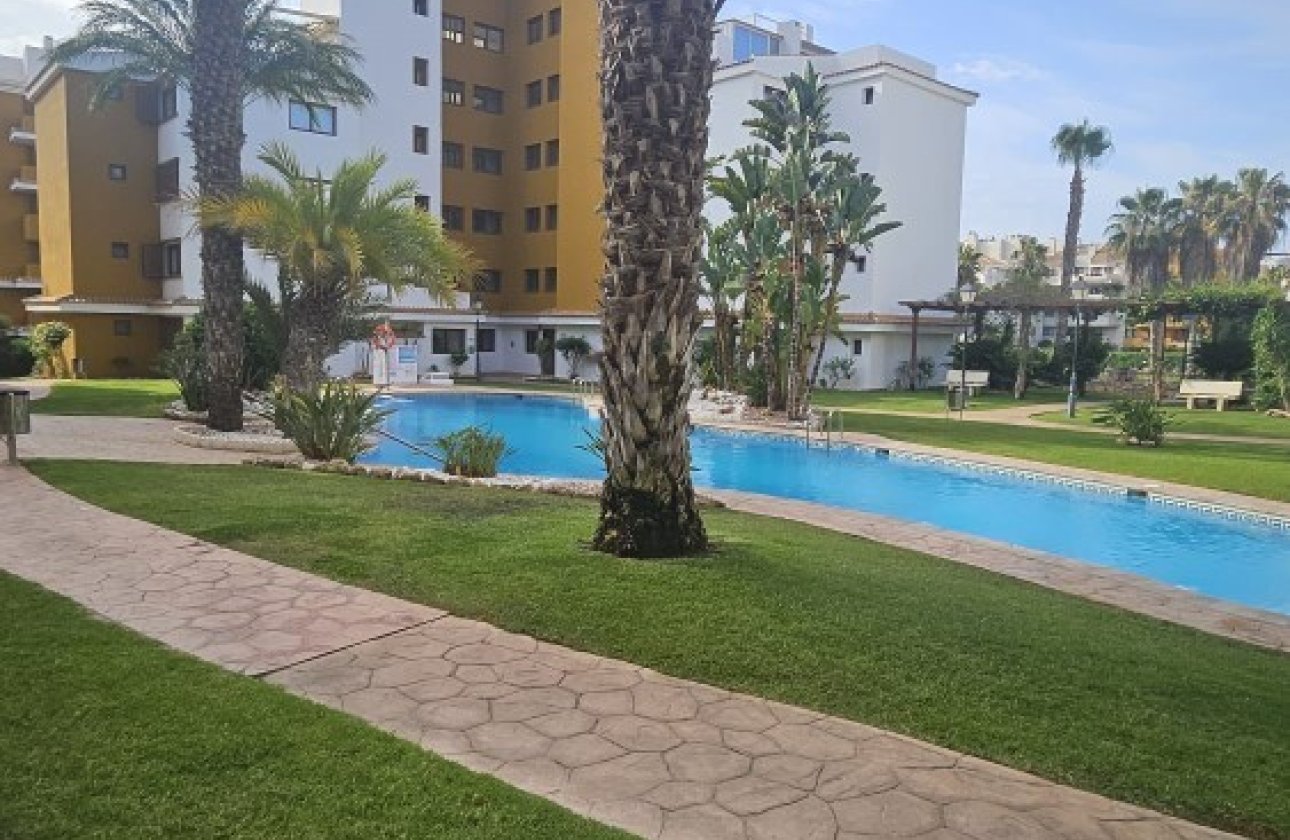 Reventa - Apartamento / piso -
Punta Prima - La Entrada
