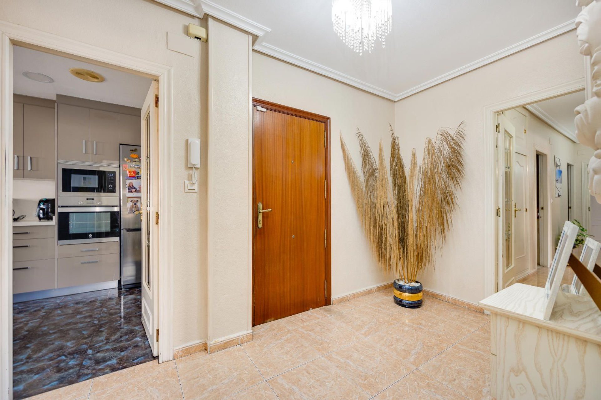 Reventa - Apartamento / piso -
Torrevieja - Centro - Muelle Pesquero