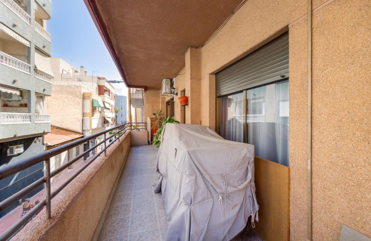 Reventa - Apartamento / piso -
Torrevieja - Centro - Muelle Pesquero